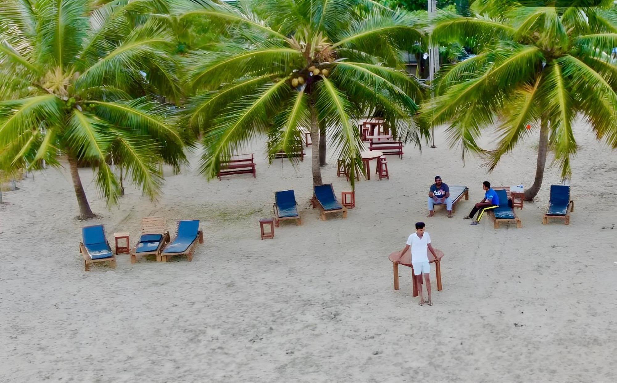 Aqua Marine Beach Hotel Kalkudah  Bagian luar foto