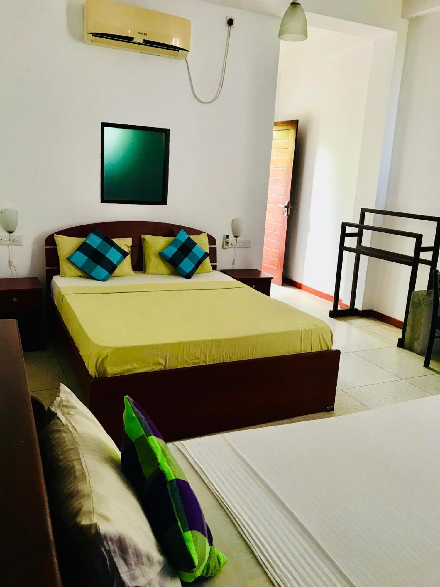 Aqua Marine Beach Hotel Kalkudah  Bagian luar foto