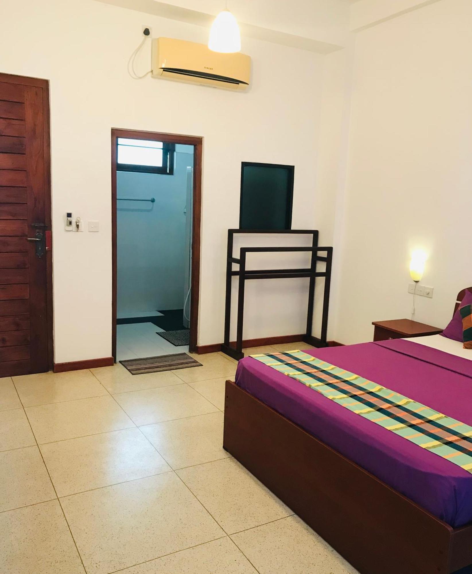 Aqua Marine Beach Hotel Kalkudah  Bagian luar foto